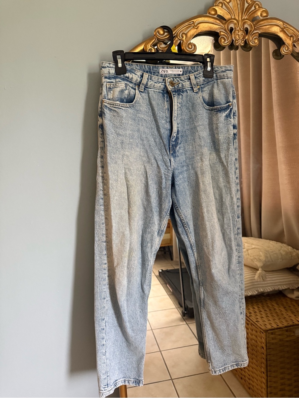 US 8 Zara Light Wash Straight Leg Women’s Jeans - Light Wash Blue